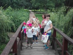 Kirándulnak a Zengőerdősök