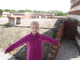 Kirándulnak a Zengőerdő csoportos gyerekek