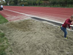 Nagyok az Előre pályán