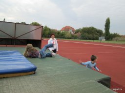 Nagyok az Előre pályán