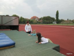 Nagyok az Előre pályán