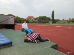 Nagyok az Előre pályán