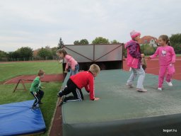 Nagyok az Előre pályán