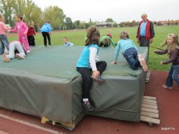 Nagyok az Előre pályán