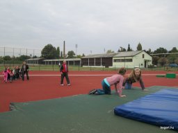 Nagyok az Előre pályán