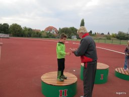 Nagyok az Előre pályán