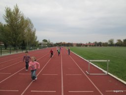 Nagyok az Előre pályán