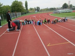 Nagyok az Előre pályán