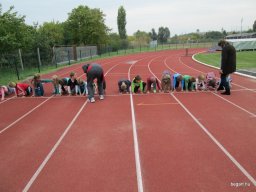 Nagyok az Előre pályán