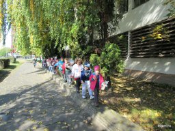 az Óperenciás tengeren túl