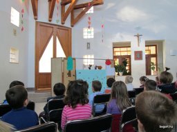 az Óperenciás tengeren túl