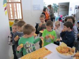 az Óperenciás tengeren túl