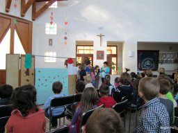 az Óperenciás tengeren túl