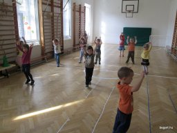 Egy kicsi mozgás a meseréten