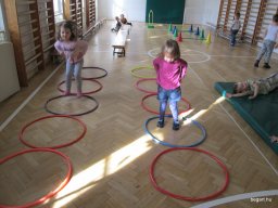 Egy kicsi mozgás a meseréten