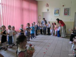 Édesanyák a Zengőerdőben