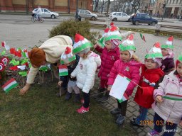 MÁRCIUS 15.- MESERÉT