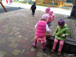 A Csodavár csoportosok a tavasz első sugarait kihasználva sétálni indultak