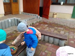 A Csodavár csoportosok a tavasz első sugarait kihasználva sétálni indultak